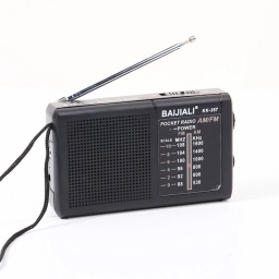 Radio AM FM con antena, lleva 2  baterias AA modelo kk257